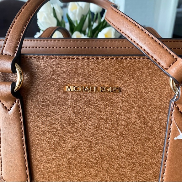 👜 MICHAEL KORS TAN LEATHER LARGE KRIS LUGGAGE TOTE! - Picture 7 of 15